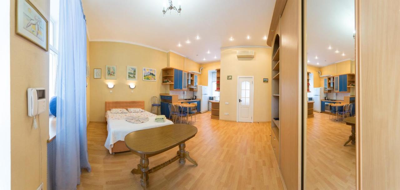 Central Area Apartments Киев Екстериор снимка