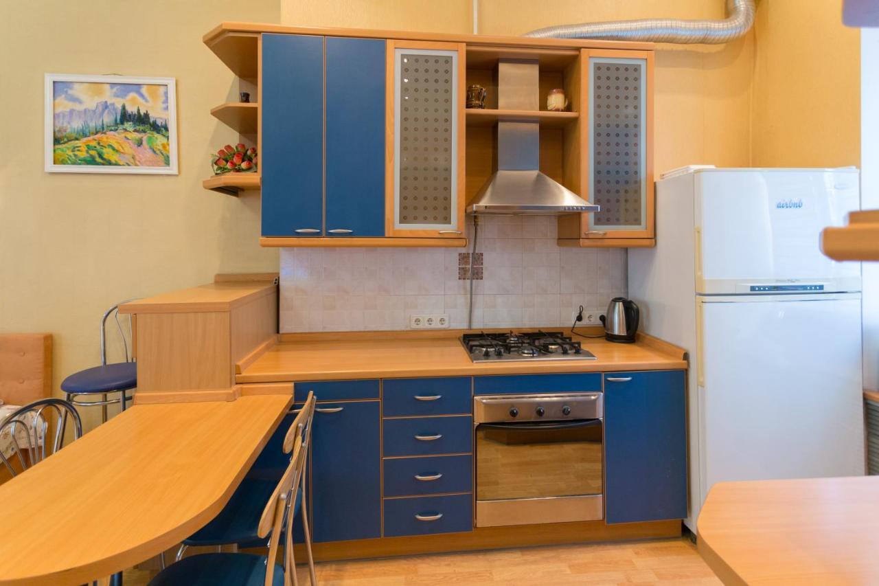 Central Area Apartments Киев Екстериор снимка
