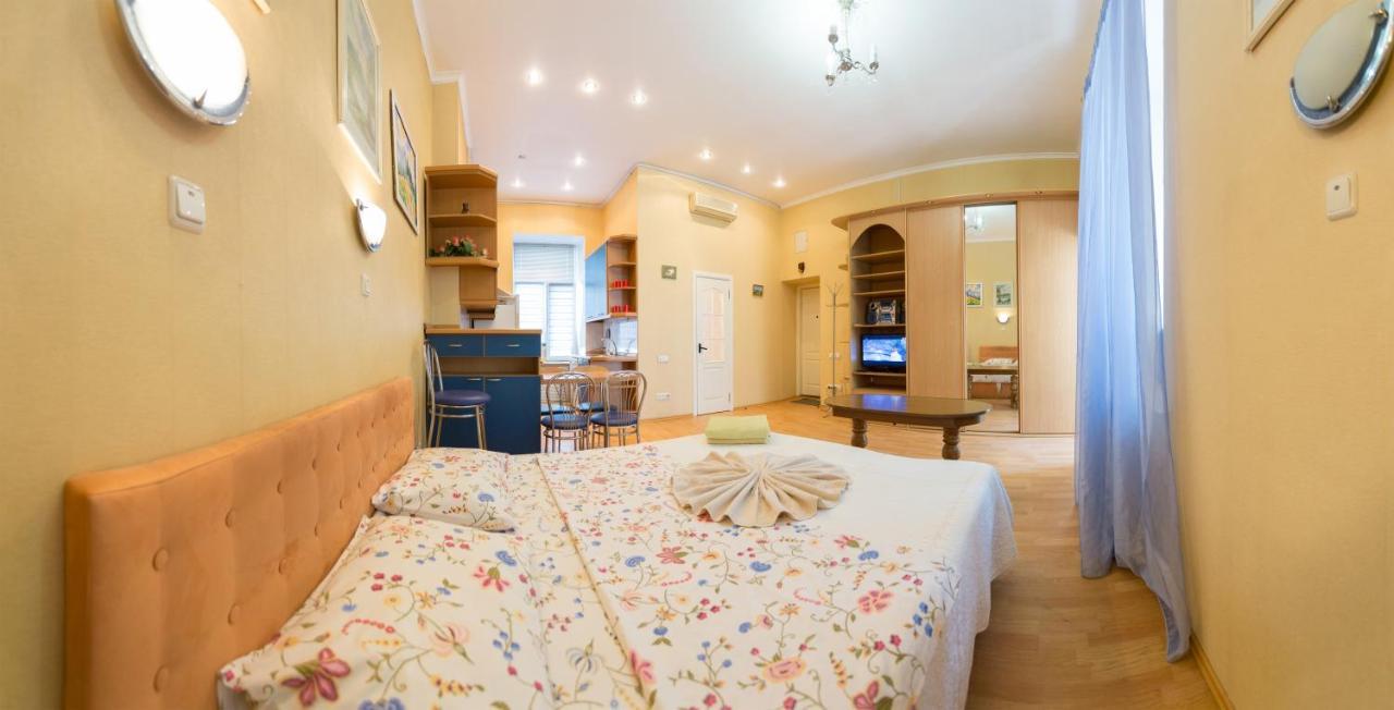 Central Area Apartments Киев Екстериор снимка