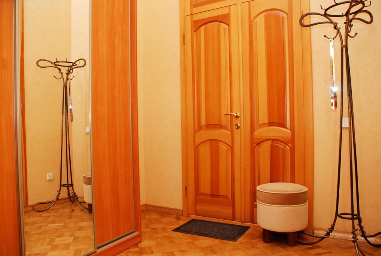 Central Area Apartments Киев Екстериор снимка