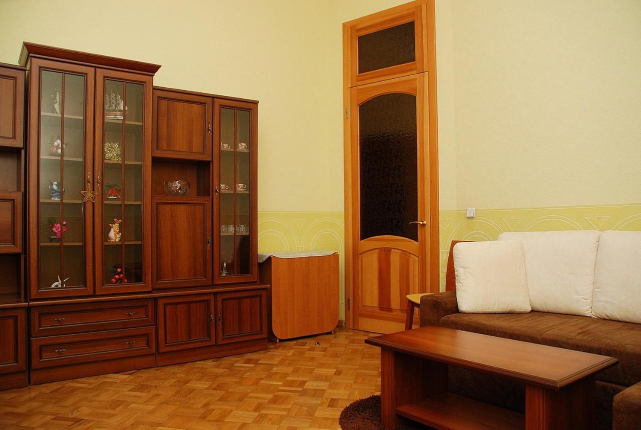 Central Area Apartments Киев Екстериор снимка