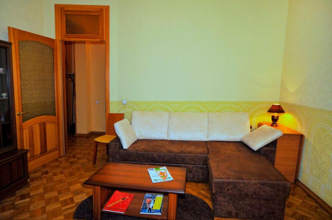 Central Area Apartments Киев Екстериор снимка