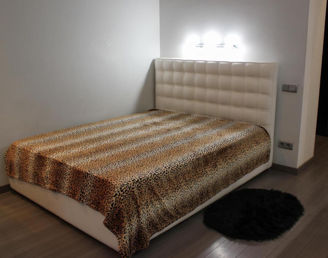Central Area Apartments Киев Екстериор снимка