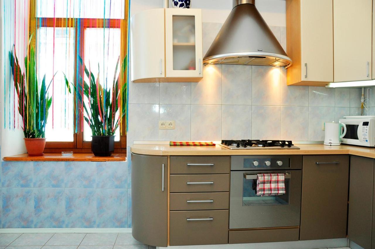 Central Area Apartments Киев Екстериор снимка