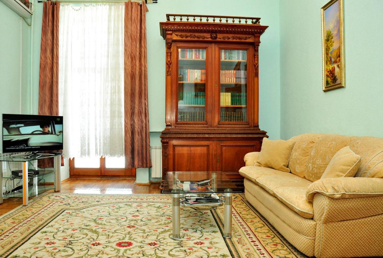 Central Area Apartments Киев Екстериор снимка