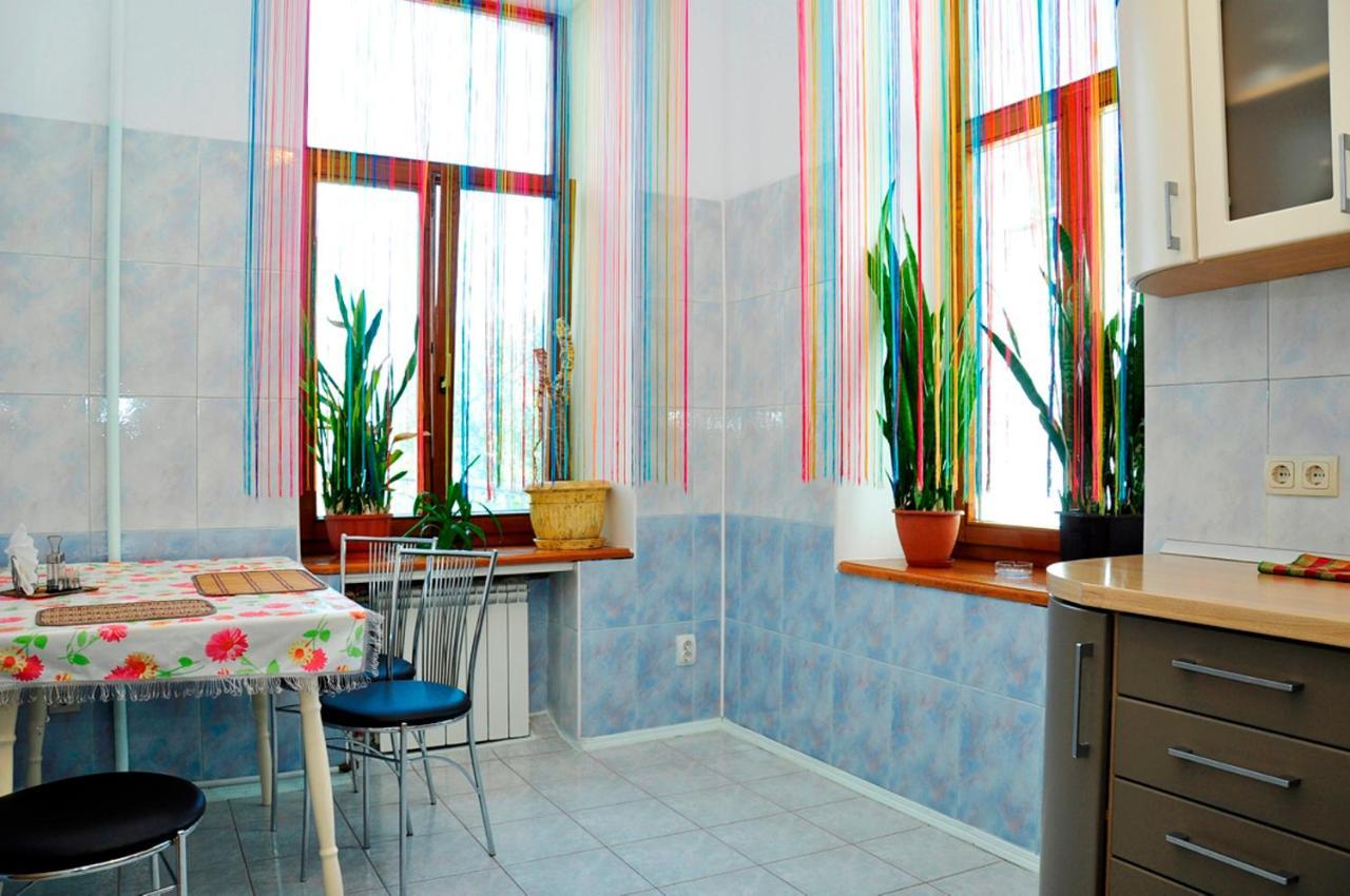 Central Area Apartments Киев Екстериор снимка