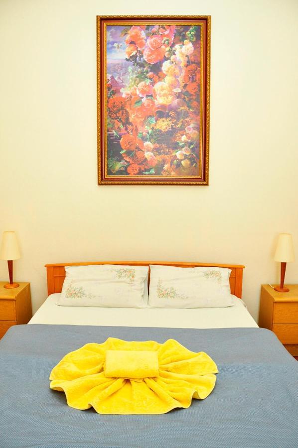 Central Area Apartments Киев Екстериор снимка
