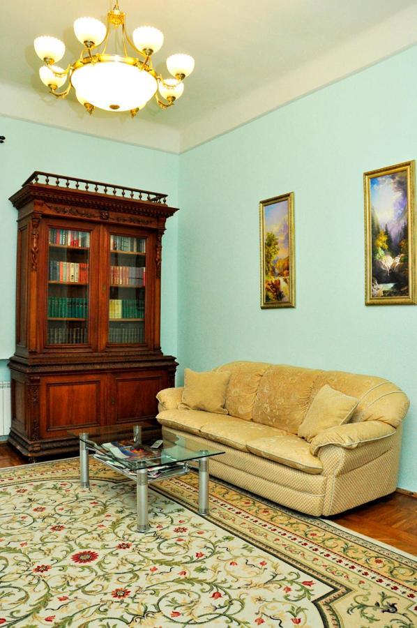Central Area Apartments Киев Екстериор снимка