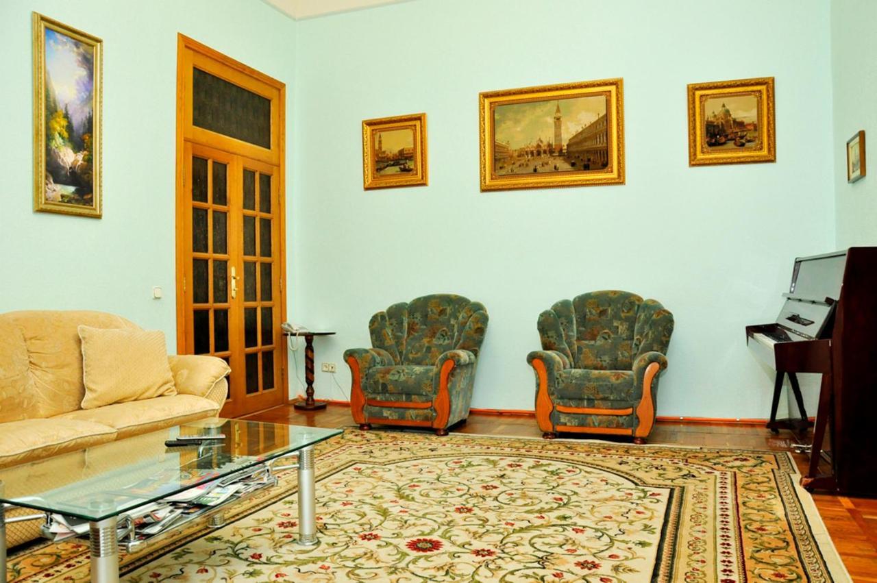 Central Area Apartments Киев Екстериор снимка