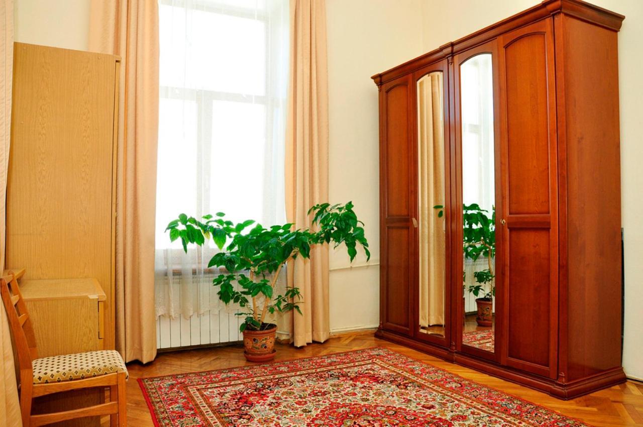 Central Area Apartments Киев Екстериор снимка