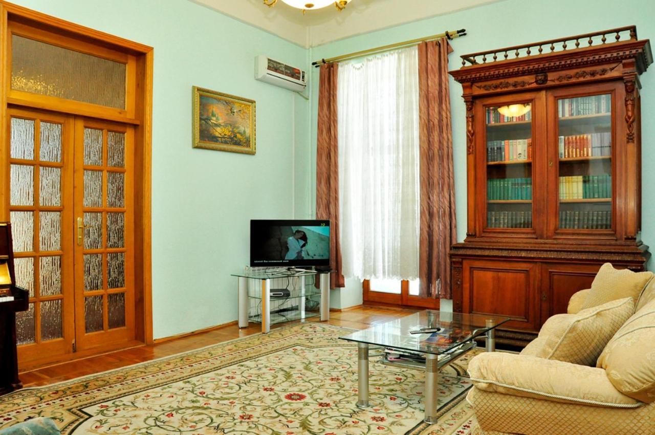 Central Area Apartments Киев Екстериор снимка