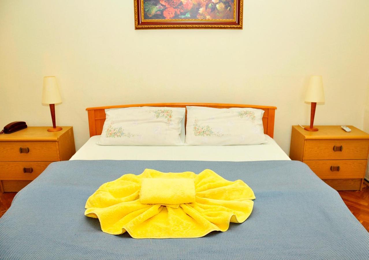 Central Area Apartments Киев Екстериор снимка